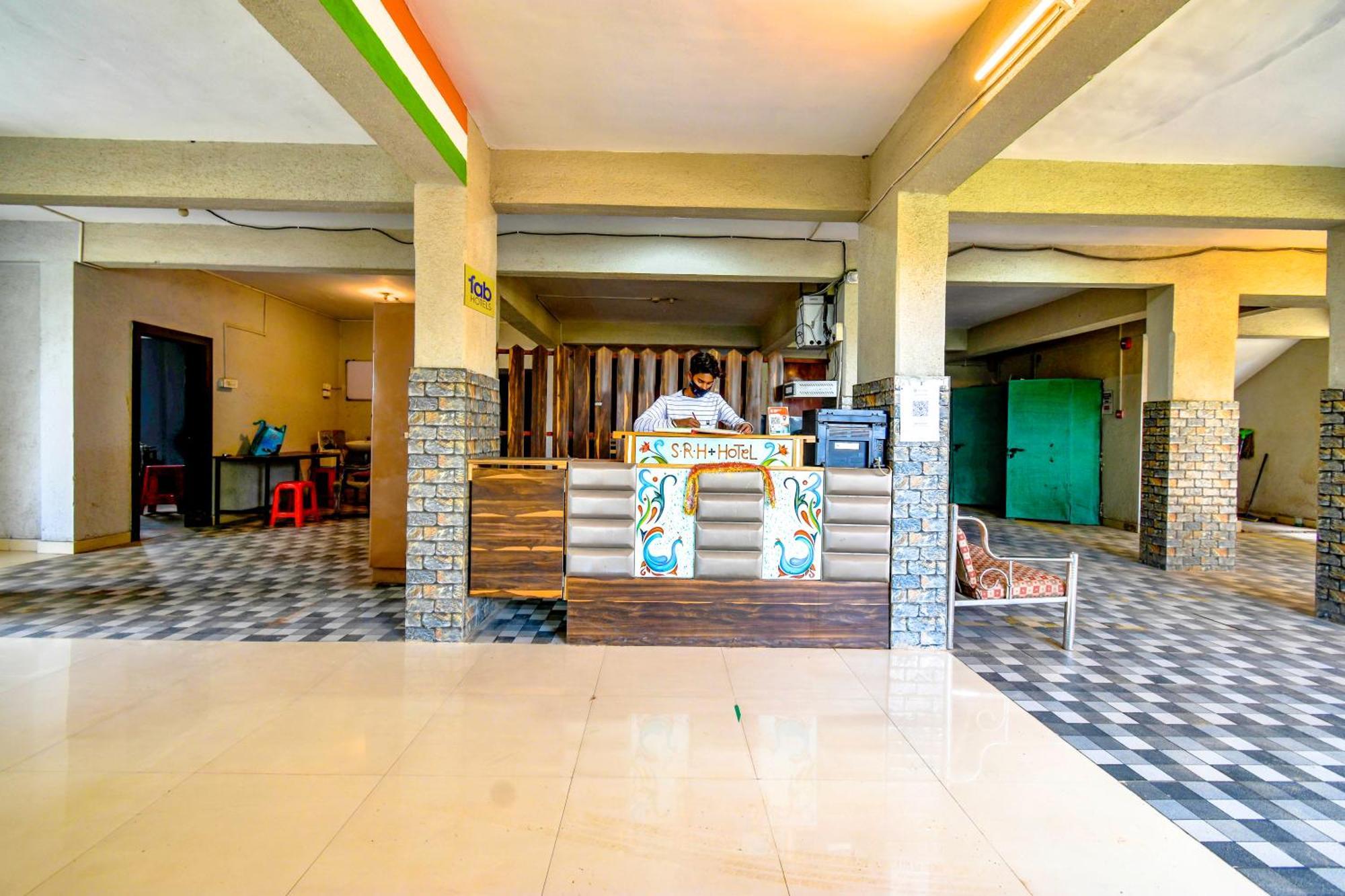 Hotel Fabexpress Srh - Nr Butterfly Park - Hinjawadi Zewnętrze zdjęcie